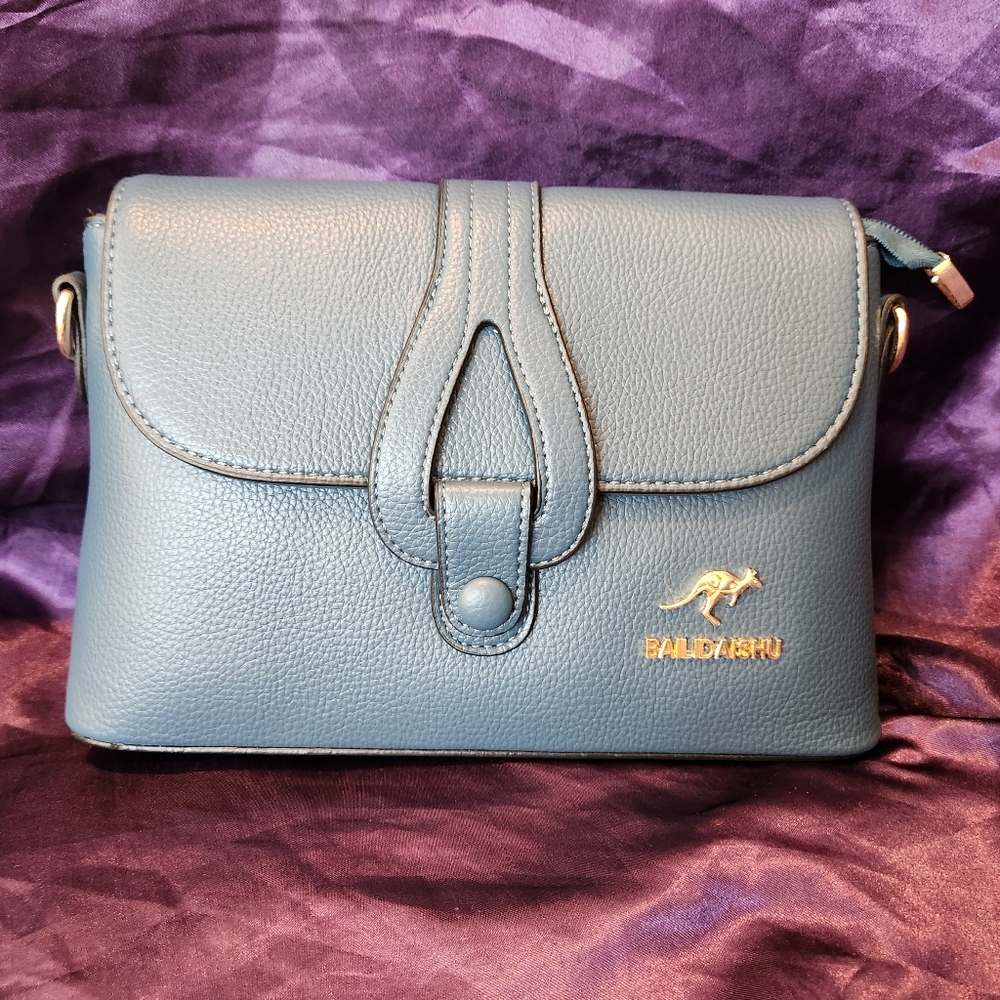Kangaroo Bag with Loop Closure